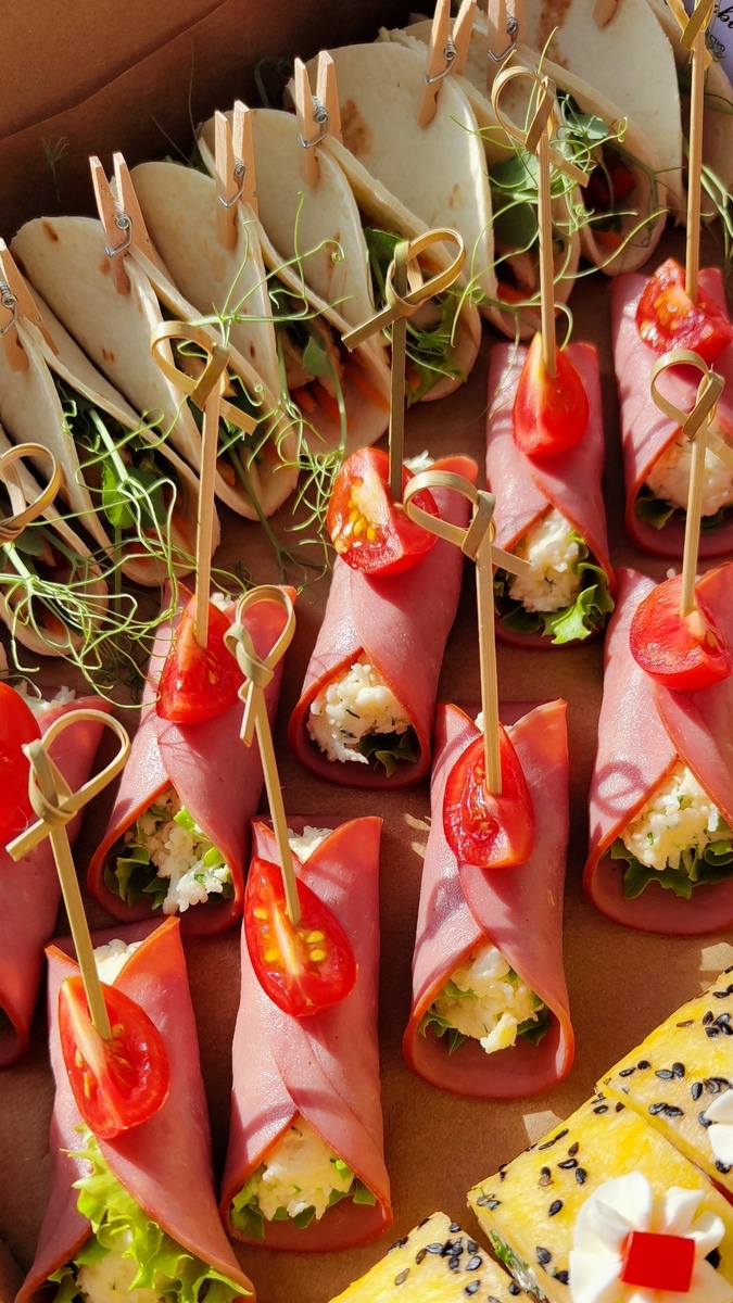 <span style="font-weight: bold; font-style: italic;">Закуски от 10 штук</span> 